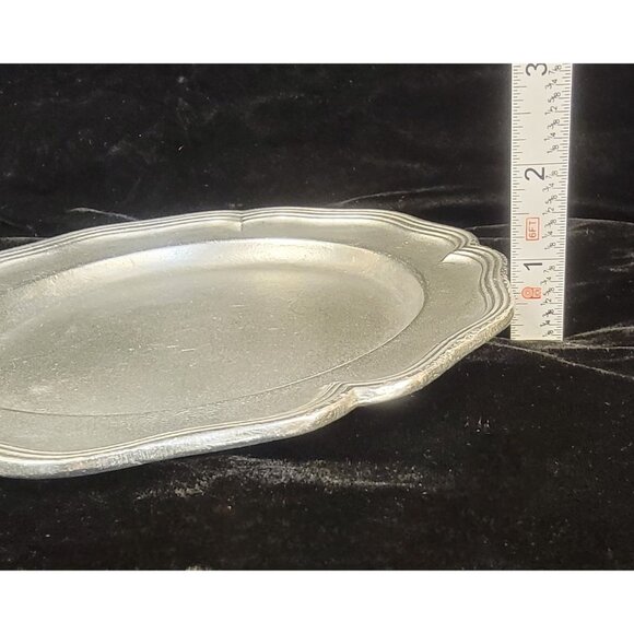 Vintage Mid-1900s InnKare Holiday Inn Metal Plate - Picture 5 of 13